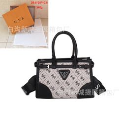 thumbnail for Bolsa tote popular e moderna europeia e americana para mulheres 2024 transfronteiriça nova casual presbiópica com alça larga de ombro transversal.
