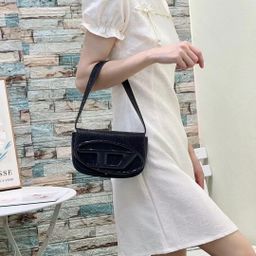 thumbnail for Bolsa Dingdang 2024, novo design de nicho, elegante e moderna, versátil como bolsa de ombro, bolsa de axila, bolsa de mão e bolsa transversal, em estoque.