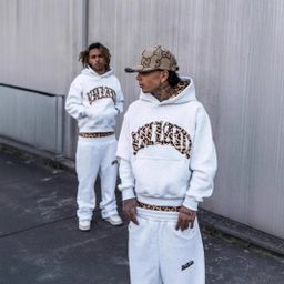 thumbnail for Conjunto de moletom com capuz e shorts unissex versáteis com estampa de leopardo Y2K europeu e americano, bordado de letras, estilo casual de rua, calças compridas.