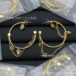 thumbnail for 驴家V字母耳钉女款轻奢流苏高级感个性经典百搭复古耳环工厂批发