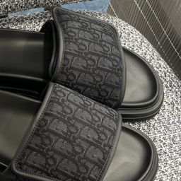 thumbnail for Guangzhou Shoe Factory 2025 Summer Slippers Soft Bottom One Line Rhinestone Non-slip Flatcake Wear Fashion Thick-soled Beach