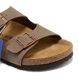 thumbnail for Chinelos de verão para uso externo, chinelos slip-on, sapatos de praia para homens e mulheres, sandálias casuais de cortiça com salto baixo, prontas para venda.