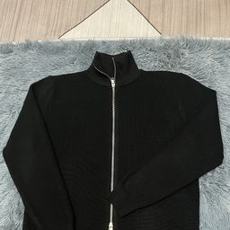 thumbnail for Cardigan de quatro cantos Majia com zíper, suéter masculino de gola alta, design fino, solto, estilo casual, estilo despojado, tricô para primavera e outono.