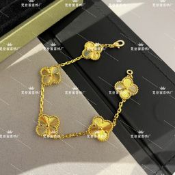 thumbnail for Ceiling V Gold Four-Leaf Clover Five-Flower High-Quality High-Cut Bracelet Unisex Couple Plate Thick Plated 18K Live Wholesale