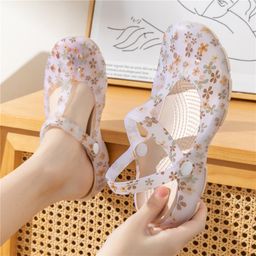 thumbnail for Zapatos con agujeros, sandalias de mujer, zapatos de playa antideslizantes para uso exterior, suela suave transpirable para el hogar, zapatillas Baotou, zapatos de gelatina junto al mar