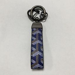 thumbnail for Car Keychain Gao Gear for Men and Women Cute Simple Ins Popular Creative Leather Lock Keychain Gift Luxury Car Buckle