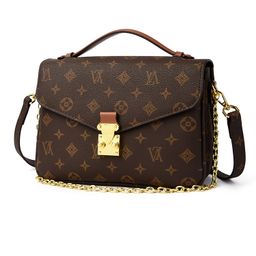 thumbnail for Bolsa transversal de ombro feminina, modelo quadrado pequeno, com estampa floral clássica, estilo internacional, simples e moderna, com grande capacidade, para exportação, 2025.