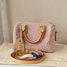 thumbnail for Classic New Crossbody Bag for Women, Fashionable and Versatile Shoulder Bag, High-End Tote Bag