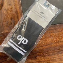 thumbnail for Novo produto alo masculino e feminino toalha inferior colorido moda meias esportivas de algodão de médio-alto meias de basquete meias de corrida respiráveis