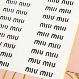 thumbnail for 专柜奢侈大牌包装盒 粉色印花烫金天地盖盒子现货 可加印LOGO