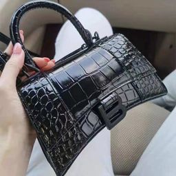 thumbnail for This Year&#039;s Popular Bags for Women 2024 New High-End French Niche Hourglass Bag Popular Satchel Shoulder Crossbody Bag