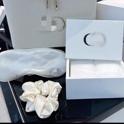 thumbnail for Points gift series Dimeike exclusive makeup box, gift box, storage box, solid color large capacity logo makeup bag