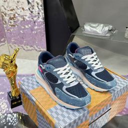 thumbnail for 2025 New Color Men's Shoes Low Top Breathable and Lightweight Running Shoes Fashionable Retro Color-Blocked Casual Sneakers Comfortable and Breathable