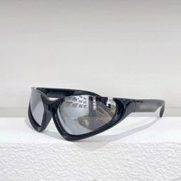 thumbnail for High street niche European and American fashion on the notched sunglasses INS Internet celebrity with the same BB0202 future sense of science and technology for men and women