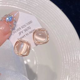thumbnail for Light luxury and high-end metallic glossy round ball earrings, buckles, women's elegant square round face, slimming vintage earrings