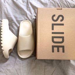 thumbnail for Summer Thick-Soled Couple Beach Large Size Non-Slip Yeezy Sandals and Slippers with a Poop-Feeling Coconut Slippers for Men to Wear Outside Ins Trbottom