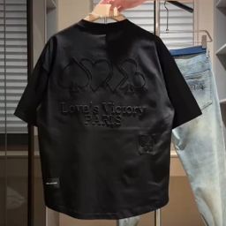 thumbnail for Camiseta masculina de manga curta com gola redonda, bordado pesado com letras, estilo verão, moderna, soltinha, versátil, respirável e com cauda de andorinha.