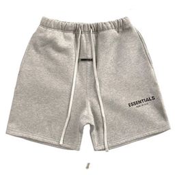 thumbnail for Novos shorts refletivos de várias linhas calças masculinas de corte alto de rua solta unissex