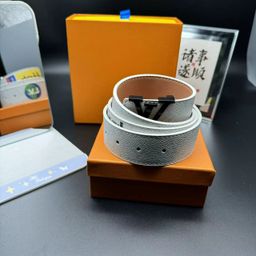 thumbnail for New L Men&#039;s Belt Smooth Buckle V-shaped Female Belt Youth Plaid Trouser Belt Trendy Casual Business Belt