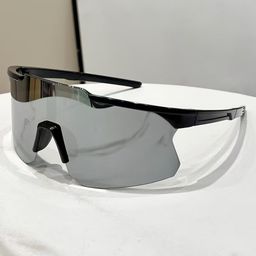 thumbnail for Novos óculos de sol de ciclismo transfronteiriços para homens e mulheres, montanhismo ao ar livre e esportes de corrida, óculos de celebridades da Internet anti-UV e à prova de vento