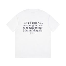 thumbnail for Camisetas da série MM6, marca da moda, atacado para comércio exterior, estilo Margiela simples, logotipo digital nos quatro cantos, camiseta de algodão puro de manga curta para casal.