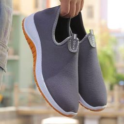 thumbnail for 2024 primavera nuevo estilo coreano transpirable antideslizante zapatos de tela viejos de Beijing zapatos casuales con suela Oxford zapatos deportivos de todo fósforo zapatos individuales