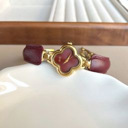 thumbnail for Ieke Ankora Red Retro Exquisite High-End Four-Leaf Clover Women's Quartz Watch Cross-Border Live Broadcast Wholesale