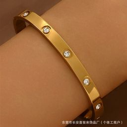 thumbnail for 跨境爆款钛钢手镯时尚气质百搭镀18k金不锈钢几何手镯饰品批发
