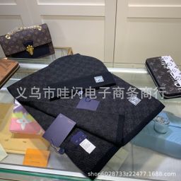 thumbnail for 欧美风刺绣针织围巾帽子套装保暖正确字母男士披肩提花围脖棋盘格