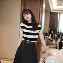 thumbnail for Yujie Light Mature Xiaoxiang Style Professional suit Women&#039;s Hong Kong Style Fashion Skirt Two-piece Set 2024 Summer