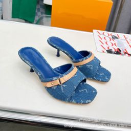 thumbnail for Chinelos de salto alto para primavera e verão novas sandálias europeias e americanas de salto alto jeans com uma alça para mulheres chinelos de salto agulha estampados para mulheres