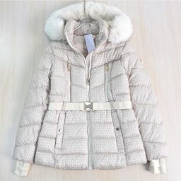 thumbnail for 思琪女装2510/16美M系品质感满字母可脱卸帽毛领蓬松夹棉休闲棉服