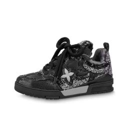 thumbnail for New L Clover European Station Black Mesh Diamond Sports High-Luxury Shoes Men's and Women's Platform Height Booster Shoes V-Bread Shoes