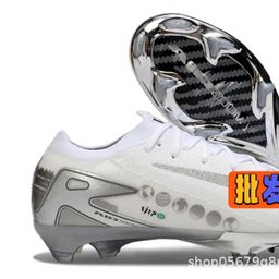 thumbnail for Chuteiras de futebol Assassin 16ª geração cano médio-alto FG travas longas AG travas médias Ronaldo Mbappe CR7 15ª geração Messi com tecnologia de amortecimento a ar