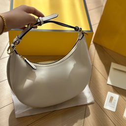 thumbnail for Bolsas bolsa feminina 2025 nova bolsa Fenge de ombro transversal bolsa transfronteiriça tendência de moda europeia e americana bolsa de ombro única quadrada pequena.