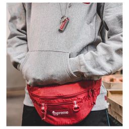 thumbnail for Bolsa de peito esportiva da marca SU com tiras refletivas, letras com padrão escuro, bolsa de cintura, bolsa crossbody de ombro único, bolsa fitness para casal unissex.